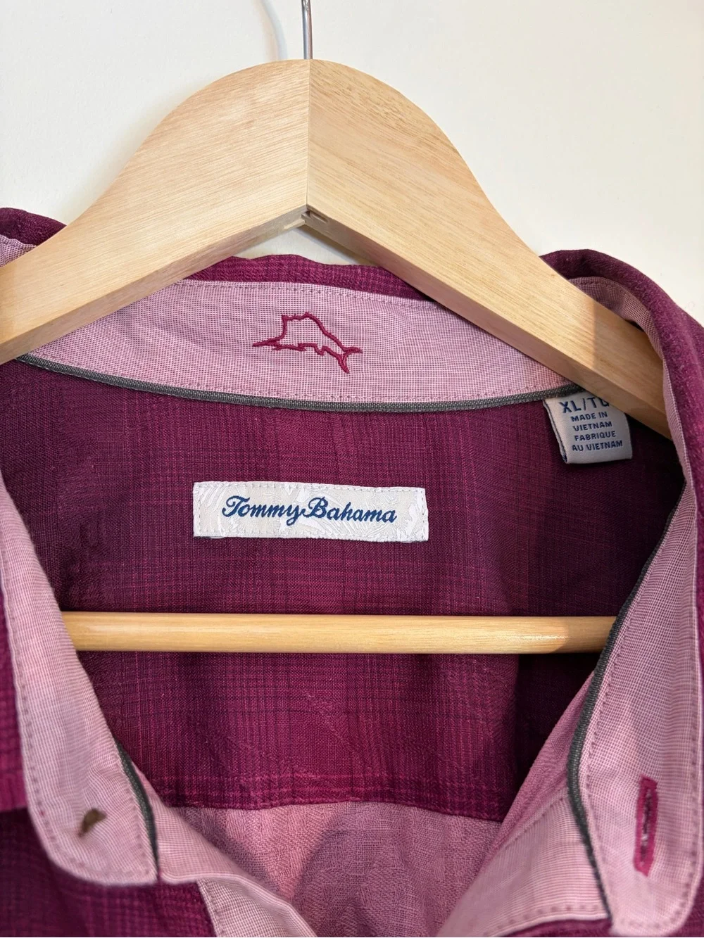 Tommy Bahama Men’s 100% Silk Camp Shirt XL Burgundy Plaid Short Sleeve - Picture 3 of 8